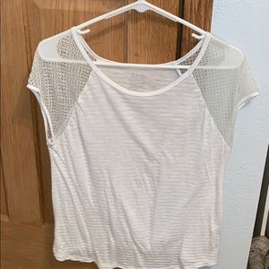 American eagle white tshirt